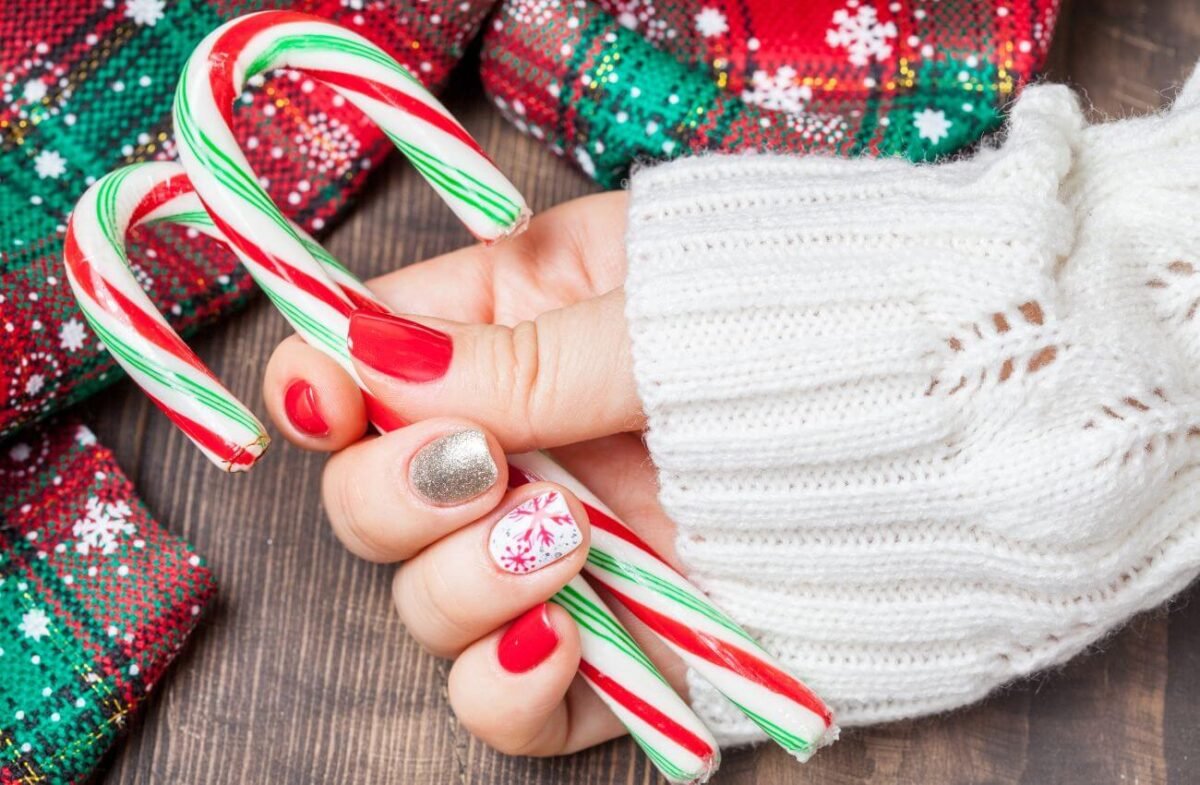 Christmas Nail Art Ideas - Festive Nail Designs